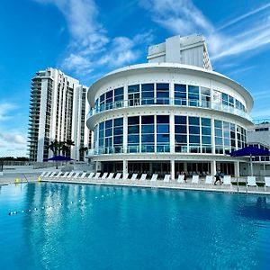 Beachfront Property Pool Gym Tennis Miami Beach!